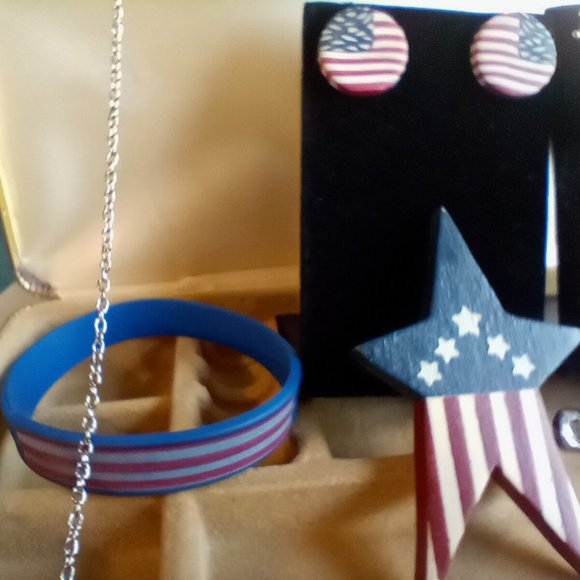 4th Of July EUC 7 Item Jewelry Collection Necklace Bracelet Earring-Item #328 - Picture 3 of 4